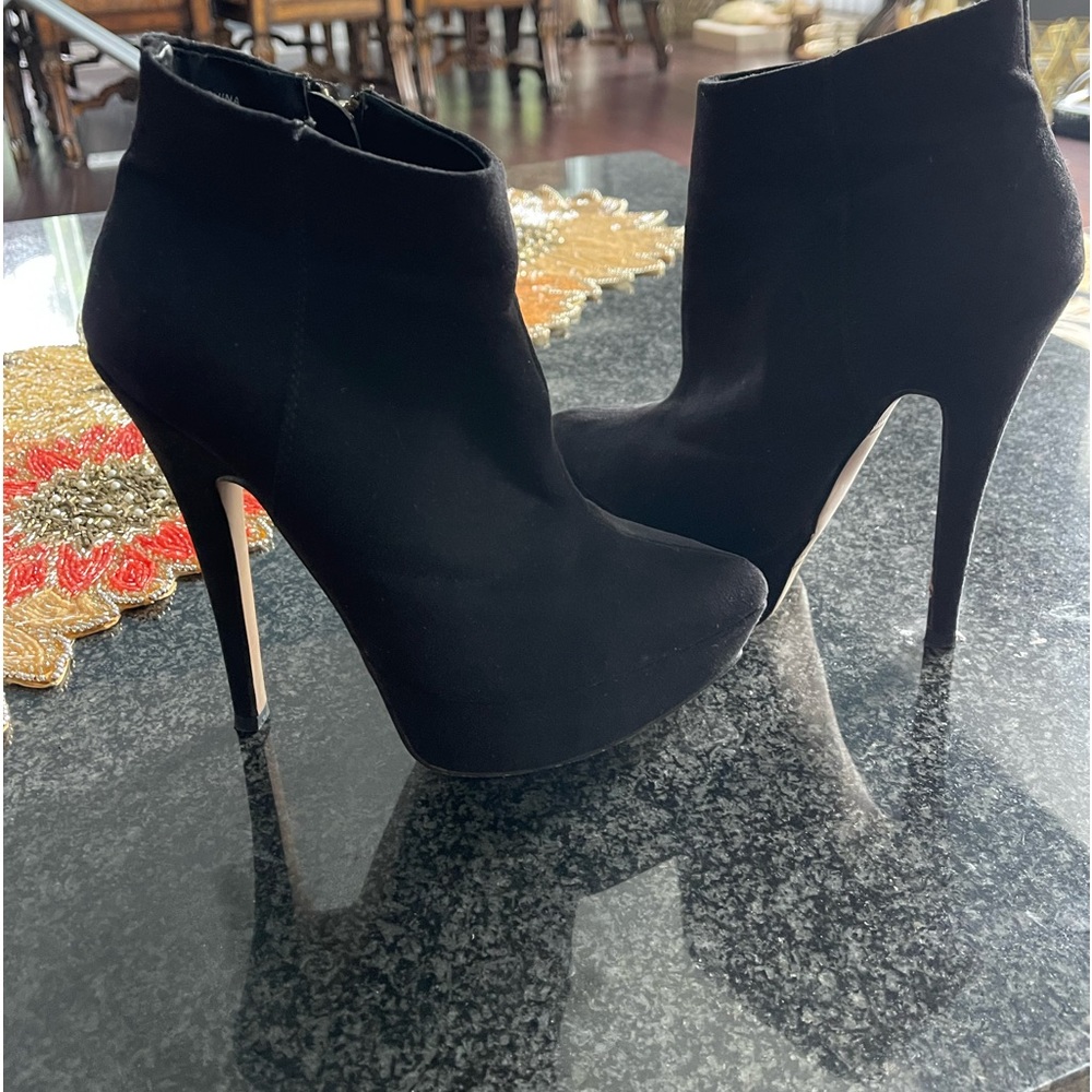Black suede booties heels forever 21
